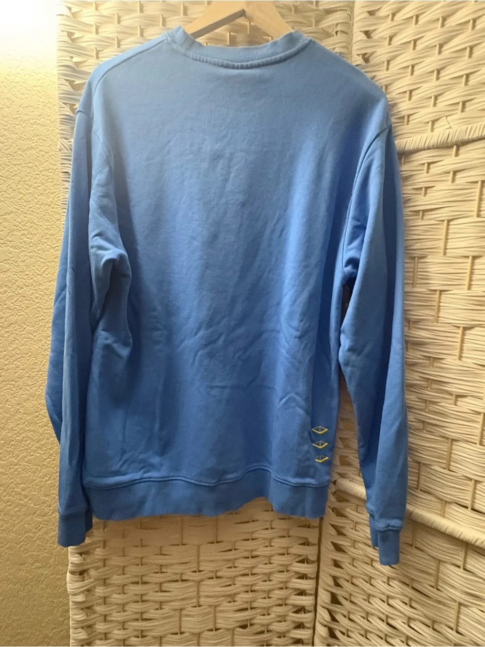 Vouseti Blue Crewneck Sweatshirt Sz Medium Men or  a Large in Women’s